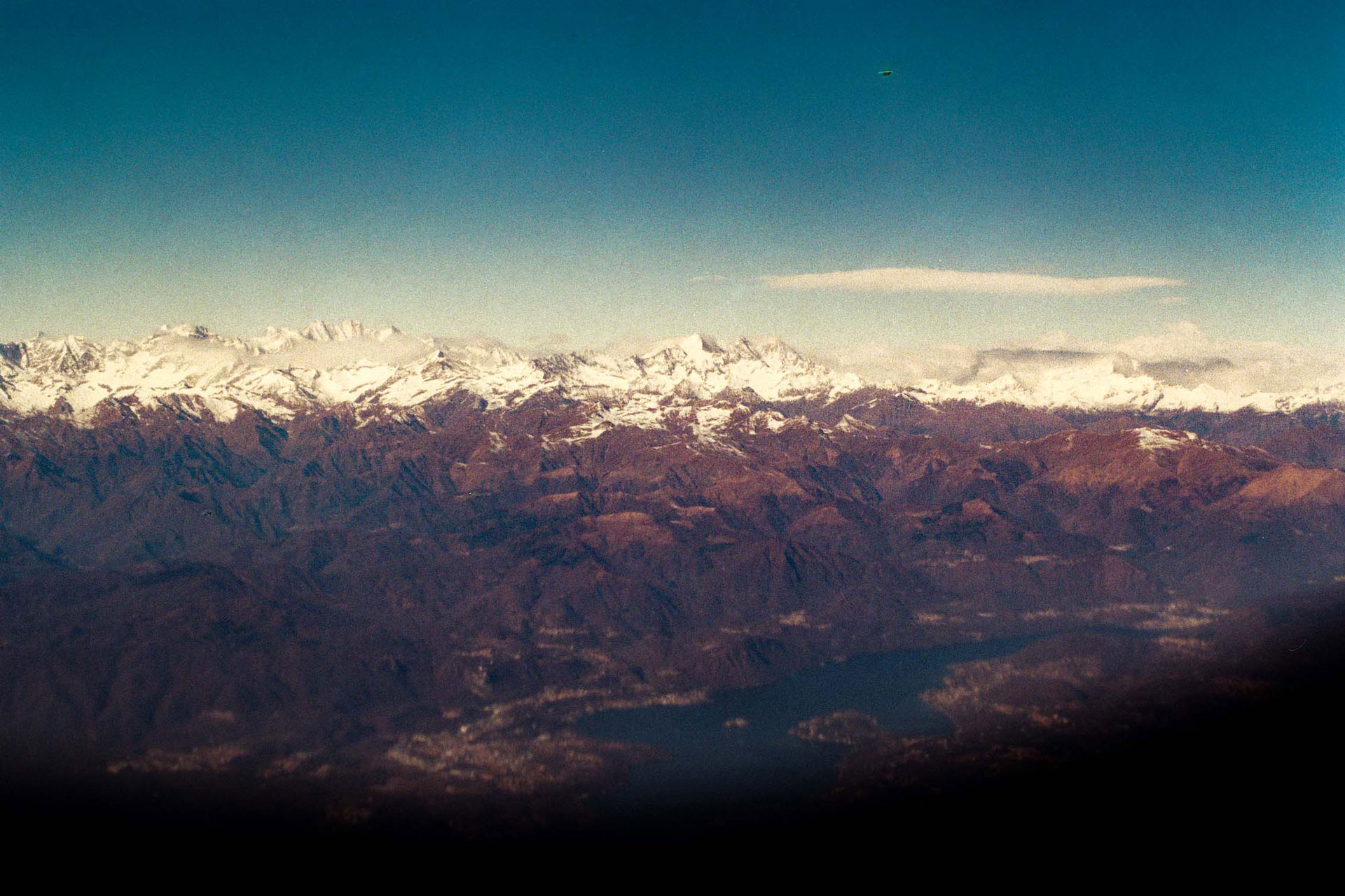 Vista de montañas, desde el avión.